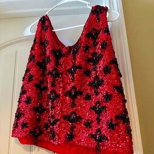 Retro Sequin Top! Zip up in the back! Beautiful detail! Perfect for a night out!